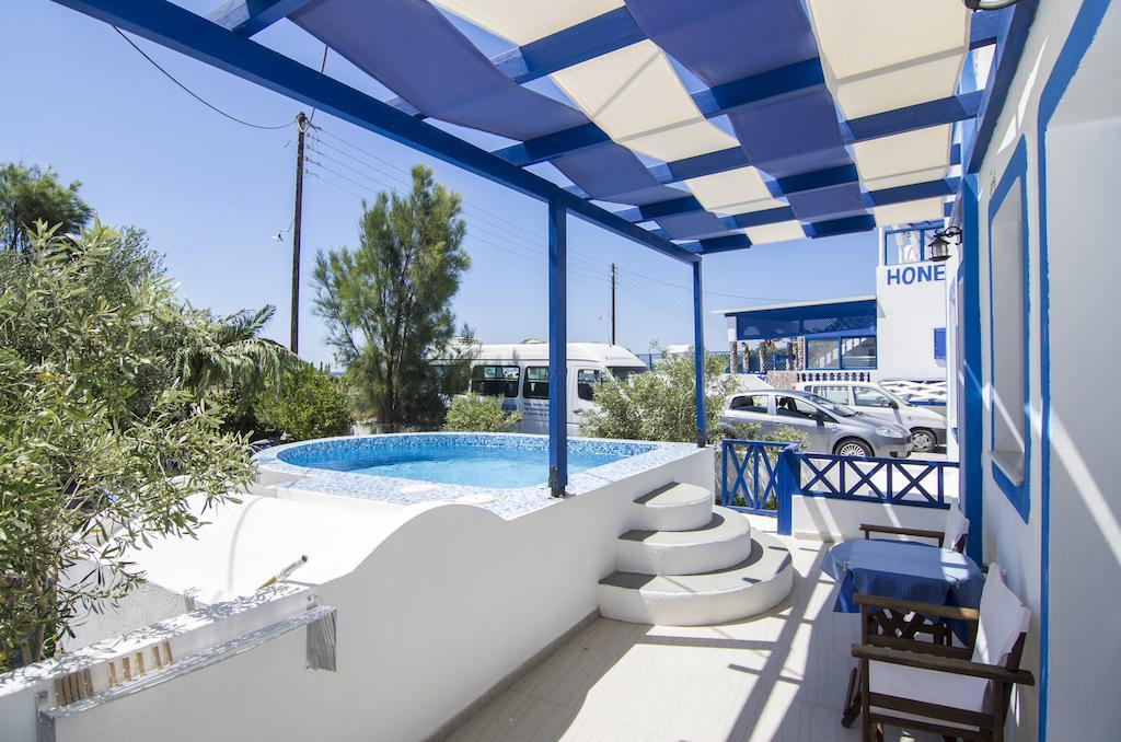 White & Blue Appartement Perivolos  Kamer foto